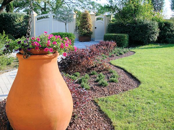 Vedi le altre foto - Lapillo Vulcanico Rosso Lapillo Vulcanico Rosso