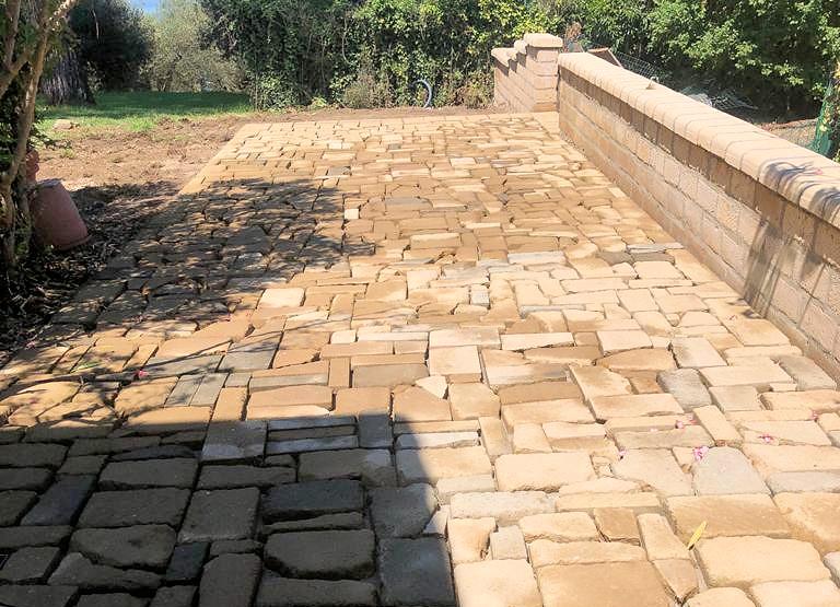 Vedi le altre foto - Lastrame Carrabile Giallo / Grigio Lastrame Carrabile Giallo / Grigio