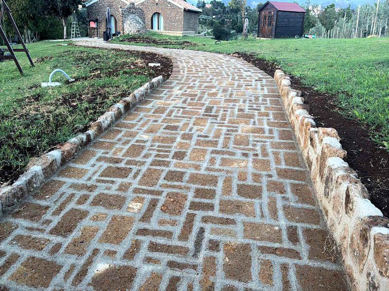 Lastrame Carrabile In Tufo Marrone