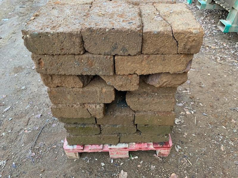 Vedi le altre foto - Pezzame In Tufo Marrone Pezzame In Tufo Marrone