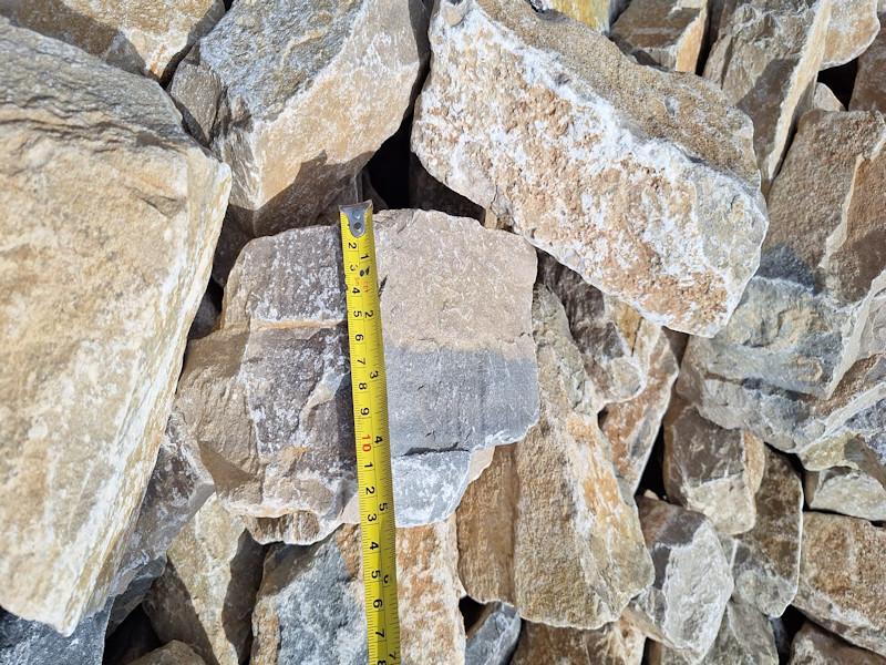 LIMESTONE WALL