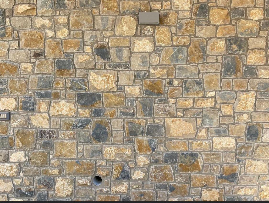 Vedi le altre foto - PIETRA CALCAREA Semi-Squadrata PIETRA CALCAREA Semi-Squadrata