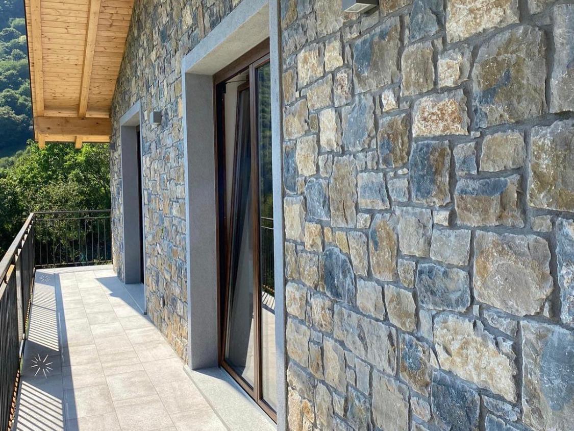 Vedi le altre foto - PIETRA CALCAREA Semi-Squadrata PIETRA CALCAREA Semi-Squadrata