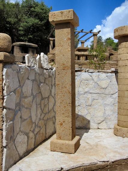 Colonna Tufo Taglio Diamante